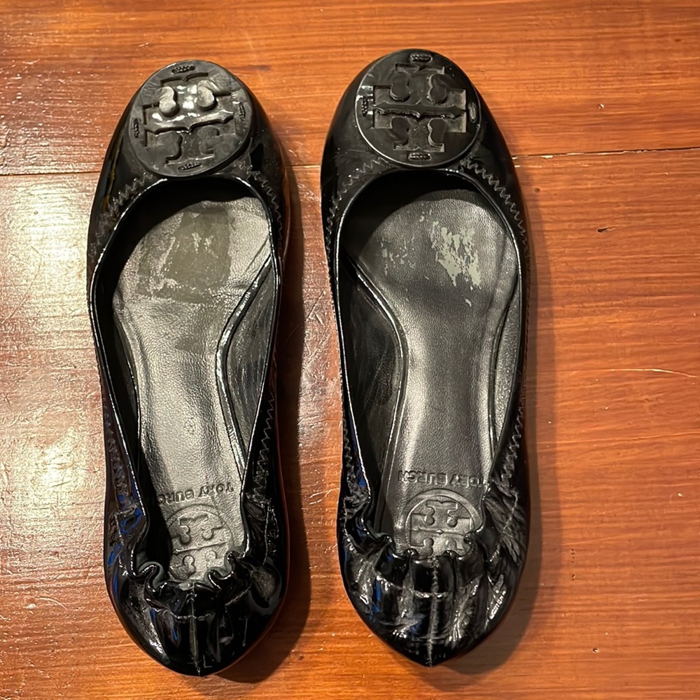 Sz 6 Tory Burch patent leather black flats